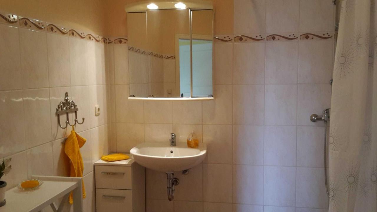 Schoene Ferienwohnung Im Alten Gasthaus In Stoltebuell Esterno foto
